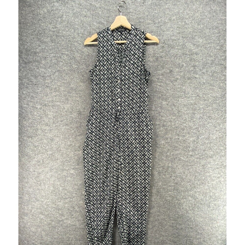 New Look Jumpsuit Women 8 Black Geometric V-Neck 1/2 Button Sleeveless Pockets